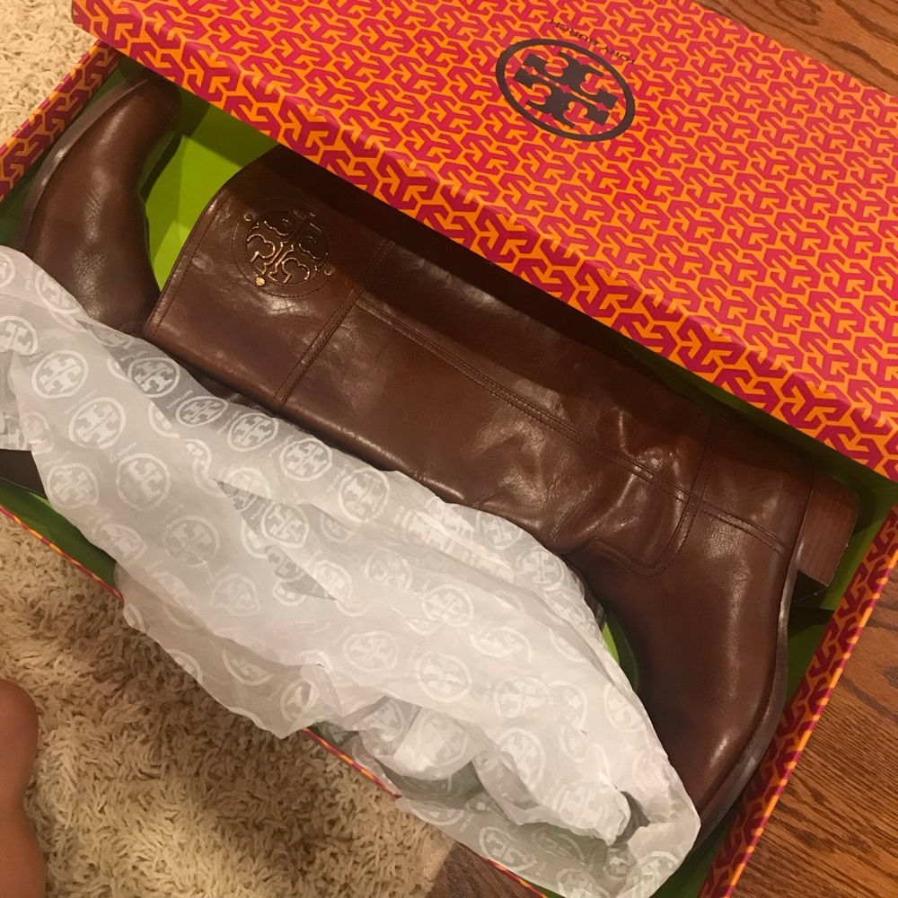 Kiernan almond Tory Burch boots original packaging